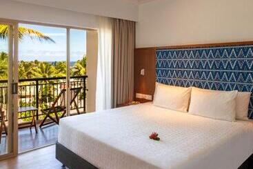 Outrigger Fiji Beach Resort