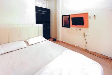 Szálloda Amira House Kisaran Redpartner