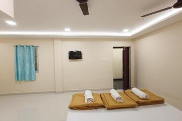 カプセルホテル Selvi Residency