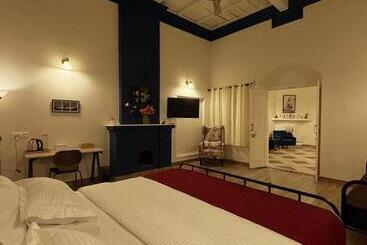 Hotel North Avenue Suites