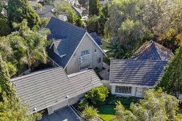 Pensão Cherry Nest At Madeliefie