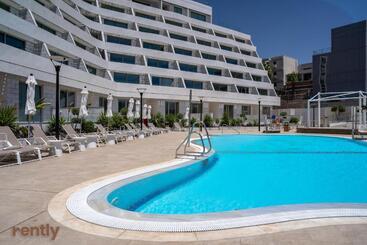 Sea Side Lagoon Apartment   By Rently