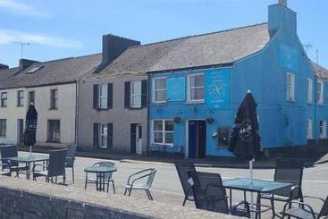 Hostel The Shipwright Inn