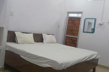 Hotel La Ayodhya Residency