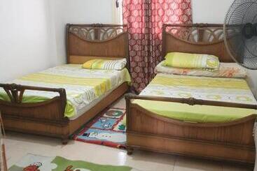 استراحتگاه لاسرينا عيون موسي راس سدر أرضي بجاردن فيو بحر وعلي البيسين للعائلات فقط