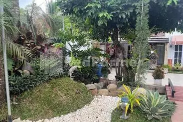 Hotelli Villa Layar Selorejo Redpartner