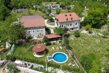 Majatalo Guesthouse Prek Bjeshka