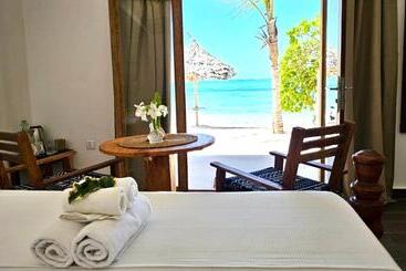 Отель Juana Ocean Villas