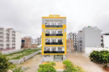 Lime Tree Hotel Genpact Vatika Chowk