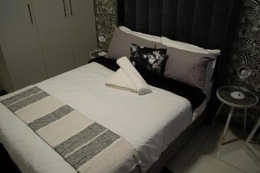 تختخواب و صبحانه Shomer Merensky Apartment