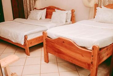 住宿加早餐  Ngorongoro Camp And Lodge