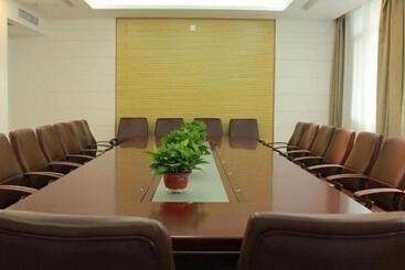 Chonpines Hotels·tianjin South Railway Station