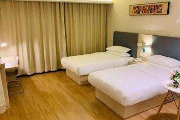 Hanting Hotel Kaili International Trade Shopping Center