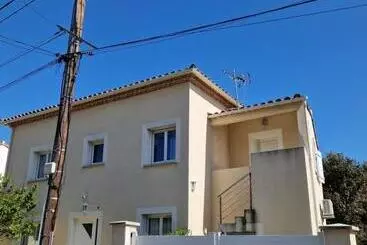 Pensjonat Dans Une Villa, 3 Chambres, Entrée Autonome Et Indépendante