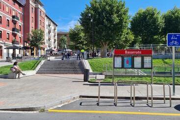 Pensión Bilbaos & Kitchen Santutxu