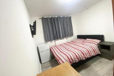 膳宿费 The Royal Boutique Heathrow Lodge By London