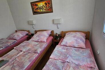 Majatalo Sobe Buba I Laza