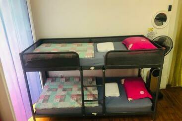 هاستل Asian Everest House