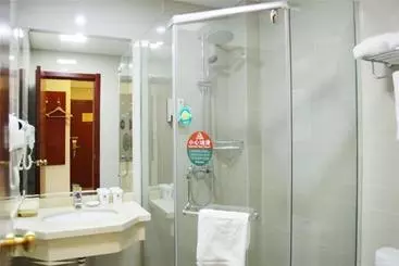 Hotel Greentree Inn Guangdong Shenzhen Baoan Xixiang Pingzhou Metro Station Business