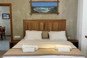 בית מלון כפרי Lotus Lake Residence