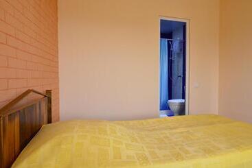 تختخواب و صبحانه Armen's Guest House