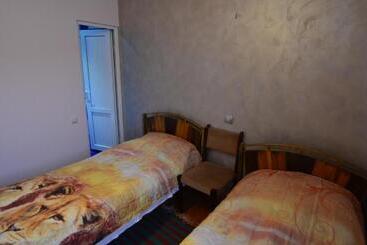 تختخواب و صبحانه Armen's Guest House