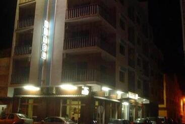 هتل De La Mediterranee