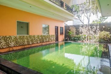 בית מלון כפרי Zen Rooms Legian Sri Laksmi