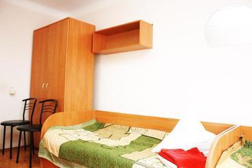 هاستل Vydubychi