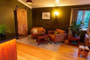 هتل Aurora Lodge