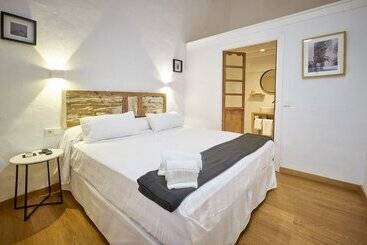 تختخواب و صبحانه Bekkeh