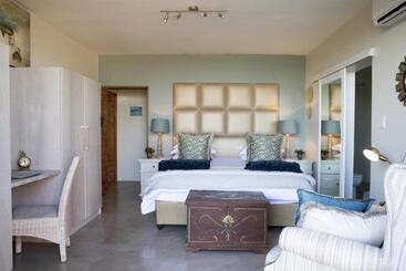 Bed and Breakfast 43 On Sandstone