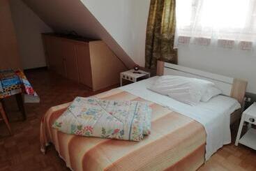 Hotel Gasthaus Pension Flora