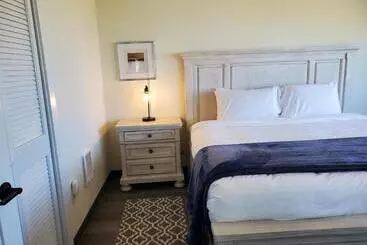 Moonstone Beach Motel