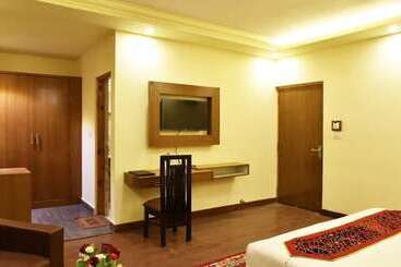 Whistling Pines Resorts And Spa