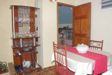 پانسیون Casa Hostal Pink House