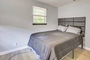 Сельский дом Pet Friendly Brent Home W/ Spacious & Fenced Yard!