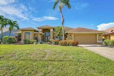 コテージ 3 Mi To Beach: Gem W/ Pool In Cape Coral!