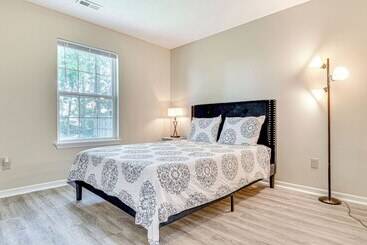 별장 Westfield Home W/ Furnished Patio: 2 Mi To Park St