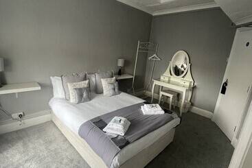 צימר The Six Bells