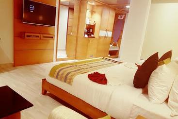 فندق Chand V Residency