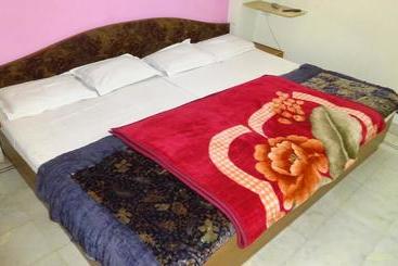 בית מלון כפרי Spot On 61151 Madhuvan