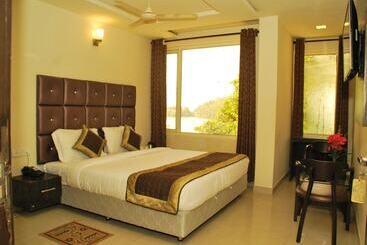 Отель Royal Rosette