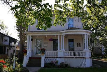 Accommodations Niagara Bed & Breakfast