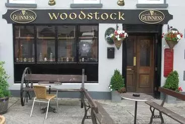 Aamiaismajoitus (B&B) Woodstock Arms