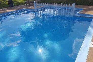 Early American Motel