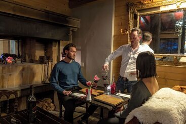 Le Coucou Hotel Restaurant & Lounge Bar