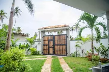 Hotelli Hirigala Beach Resort