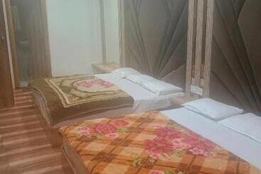 호텔 Rudraksh Palace And Restaurant