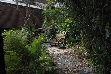 פנסיון Uniqueness